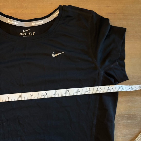 Nike Swift Women's Dri-FIT Short-Sleeve Running Top, Black, Medium - Picture 8 of 8